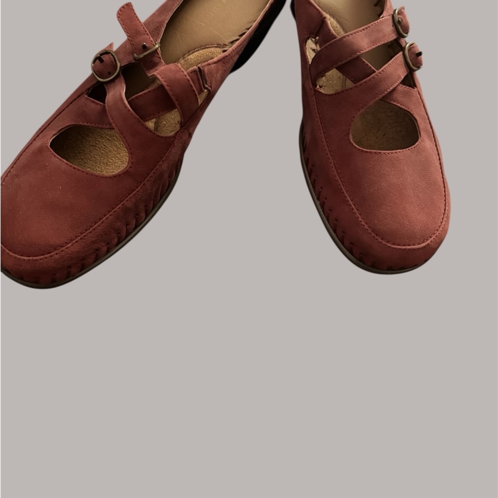 Easy Spirit Brown Flats with Decorative Straps